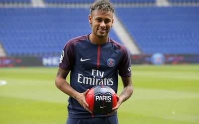 米兰电竞精华-克拉马里奇轻伤不下火线坚持比赛