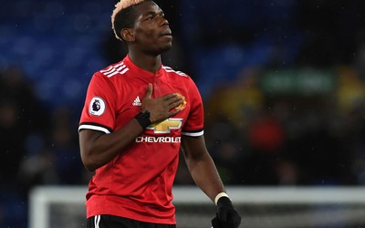 米兰电竞动态-更衣室高举奖杯那张照片封神